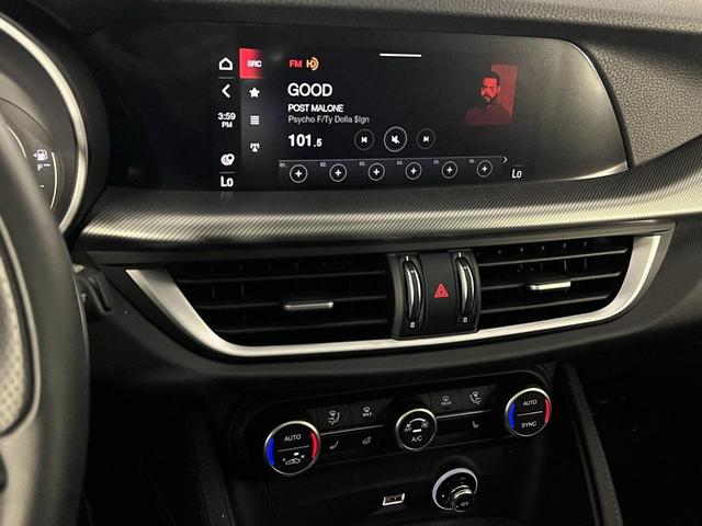 Photo of 2023 Alfa Rosso Alfa Romeo Stelvio