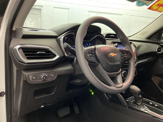 Photo of 2023 Summit White Chevrolet Trailblazer