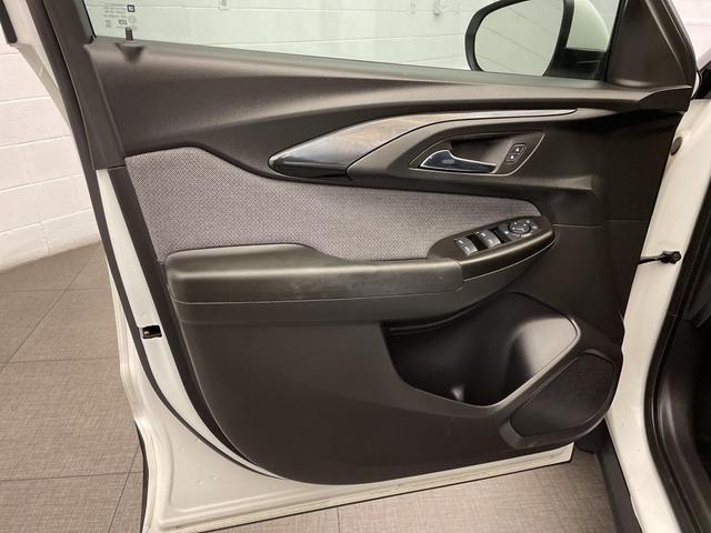 Photo of 2023 Summit White Chevrolet Trailblazer