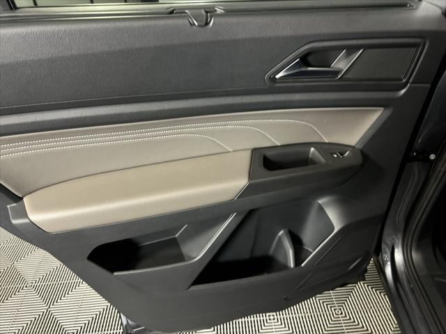 Photo of 2022 Platinum Gray Metallic Volkswagen Atlas