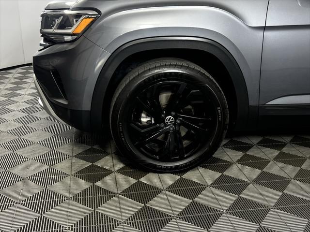Photo of 2022 Platinum Gray Metallic Volkswagen Atlas