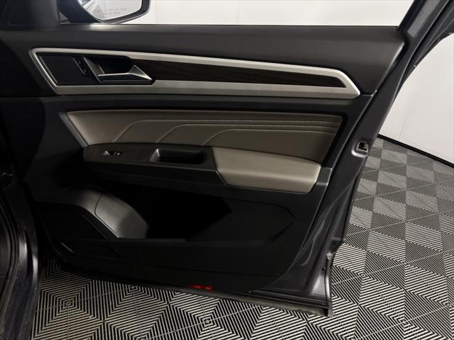 Photo of 2022 Platinum Gray Metallic Volkswagen Atlas