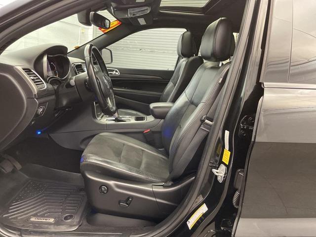 Photo of 2019 Diamond Black Crystal Pearlcoat Jeep Grand Cherokee