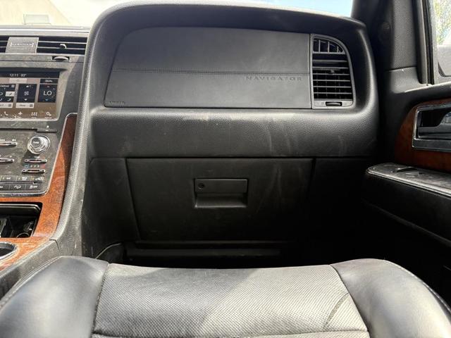 Photo of 2017 Black Velvet Lincoln Navigator