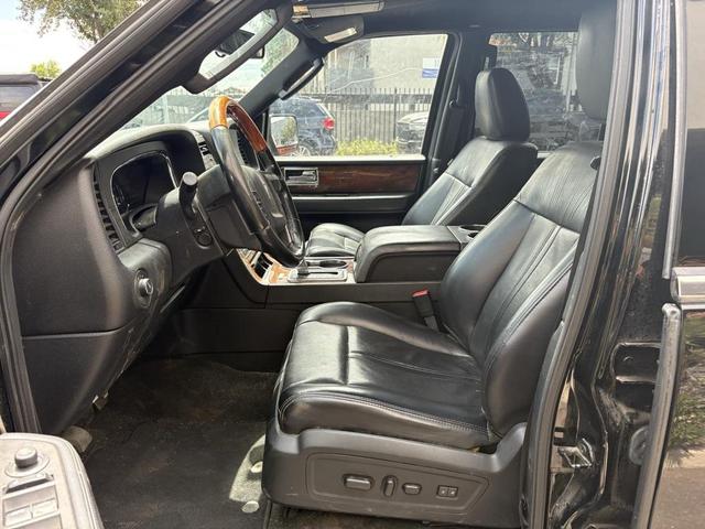 Photo of 2017 Black Velvet Lincoln Navigator