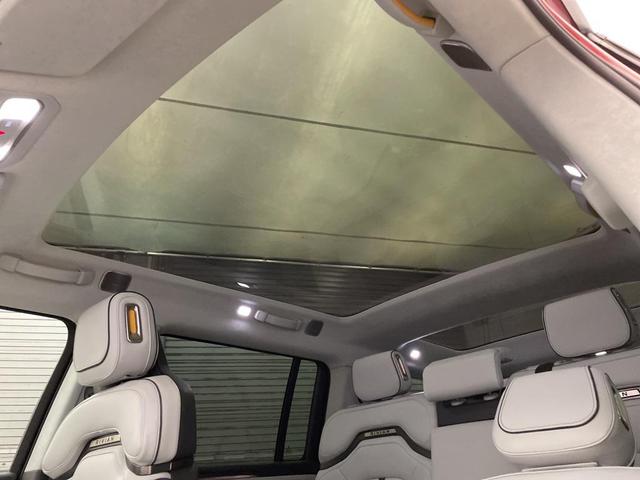 Photo of 2024 Orange Rivian R1S