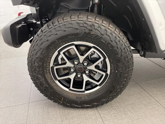 Photo of 2025 Bright White Clearcoat Jeep Gladiator