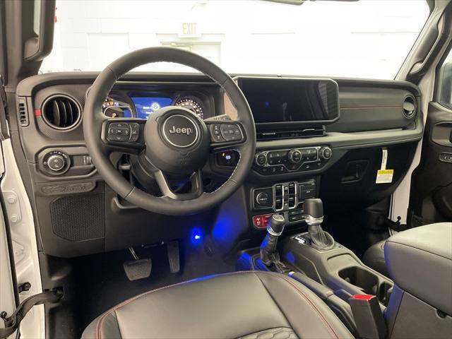 Photo of 2025 Bright White Clearcoat Jeep Gladiator