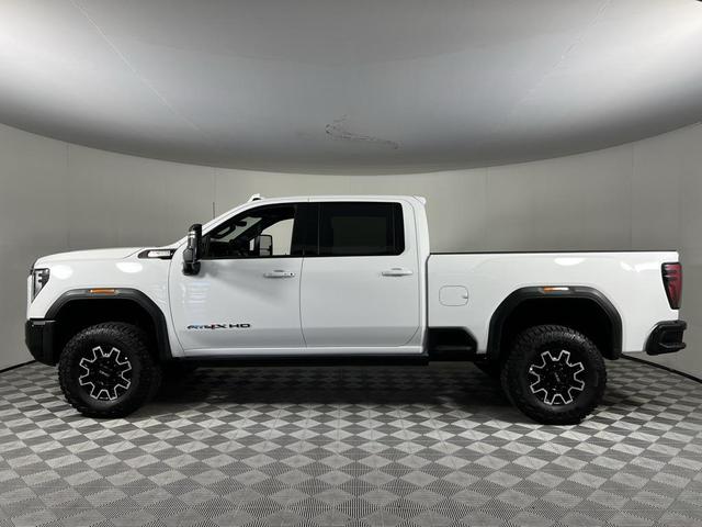 Photo of 2024 Summit White GMC Sierra 2500