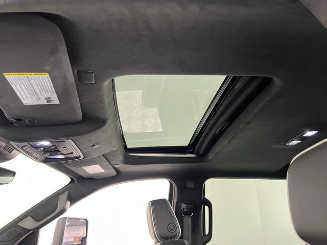 Photo of 2024 Summit White GMC Sierra 2500