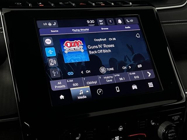 Photo of 2023 Silver Zynith Jeep Grand Cherokee L