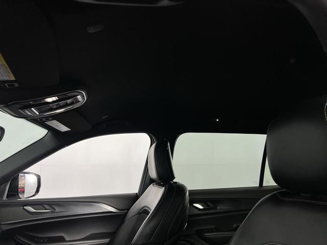 Photo of 2023 Silver Zynith Jeep Grand Cherokee L