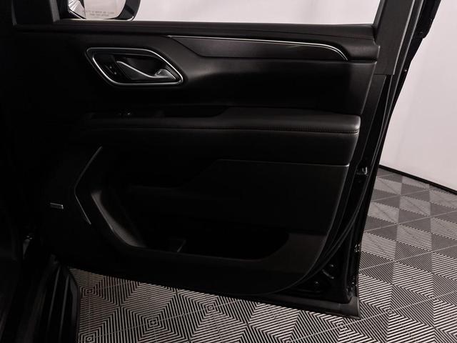 Photo of 2024 Black Chevrolet Suburban
