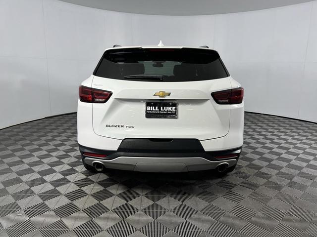 Photo of 2024 Summit White Chevrolet Blazer
