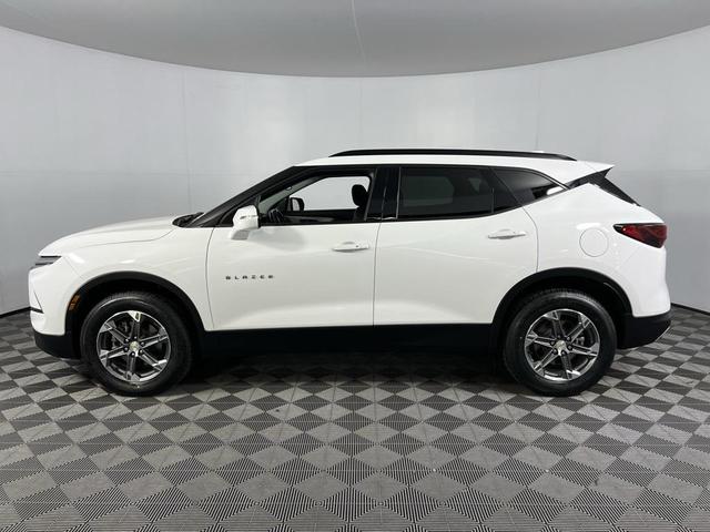 Photo of 2024 Summit White Chevrolet Blazer