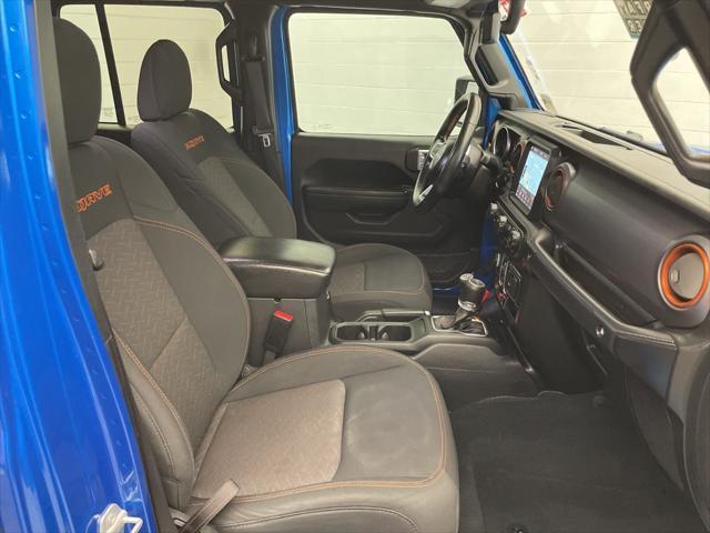 Photo of 2022 Hydro Blue Pearlcoat Jeep Gladiator