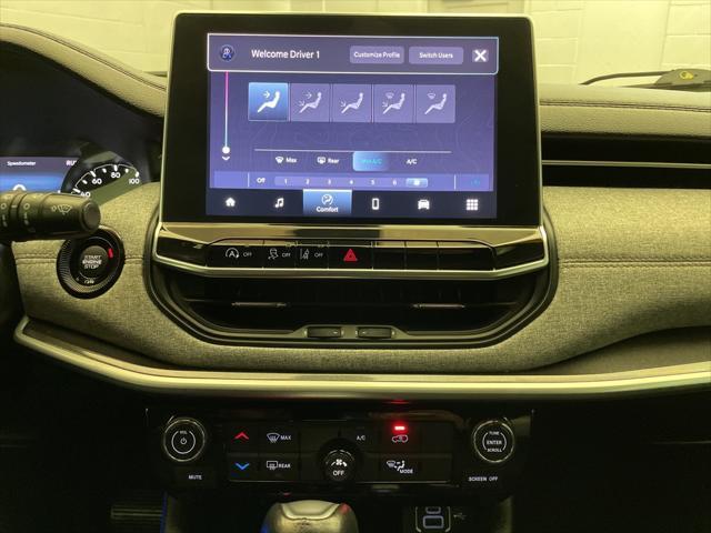 Photo of 2023 Redline Pearlcoat Jeep Compass