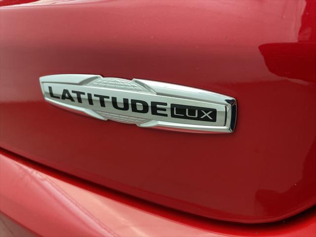 Photo of 2023 Redline Pearlcoat Jeep Compass