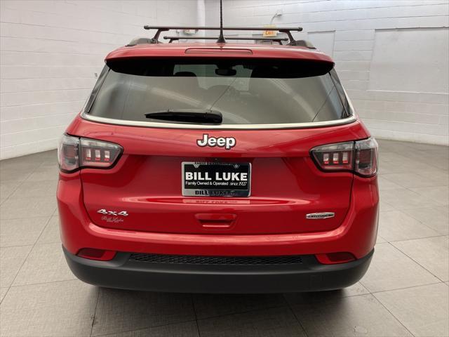 Photo of 2023 Redline Pearlcoat Jeep Compass