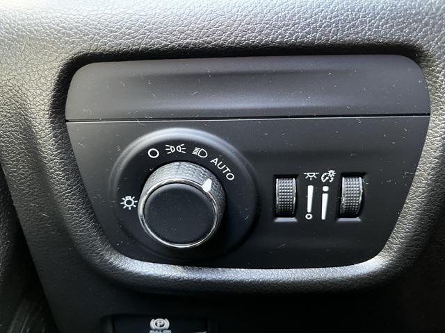 Photo of 2023 Bright White Clearcoat Jeep Grand Cherokee