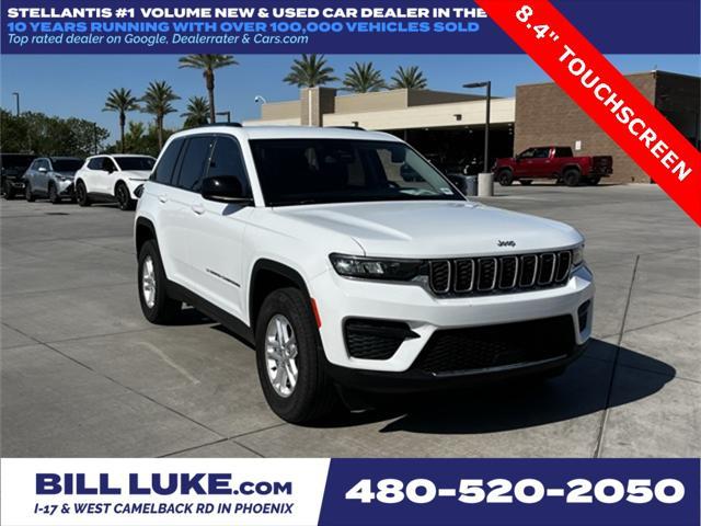 Photo of 2023 Bright White Clearcoat Jeep Grand Cherokee
