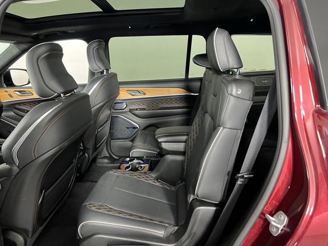 Photo of 2023 Velvet Red Pearlcoat Jeep Grand Cherokee L