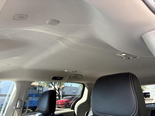 Photo of 2023 Granite Crystal Metallic Clearcoat Chrysler Pacifica