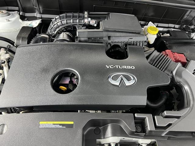 Photo of 2024 White INFINITI QX50