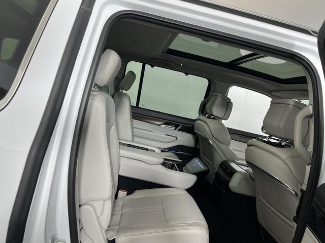 Photo of 2023 Bright White Clearcoat Jeep Grand Wagoneer