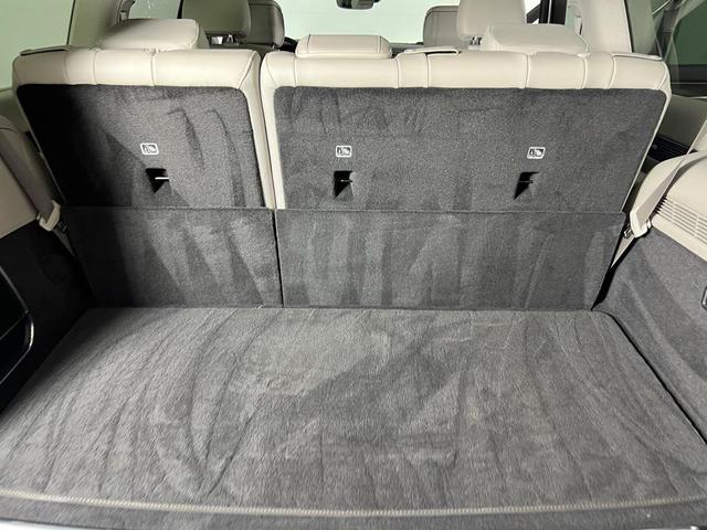Photo of 2023 Bright White Clearcoat Jeep Grand Wagoneer