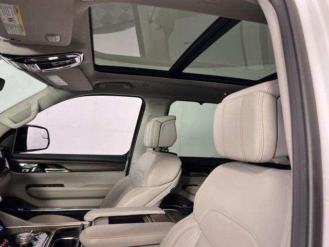 Photo of 2023 Bright White Clearcoat Jeep Grand Wagoneer