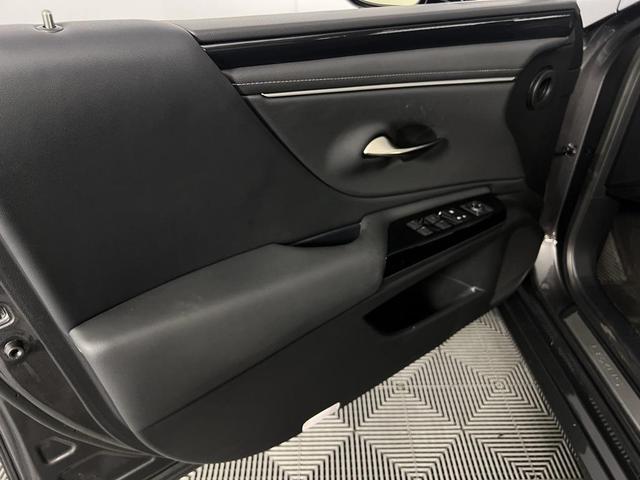 Photo of 2025 Cloudburst Gray Lexus ES 350