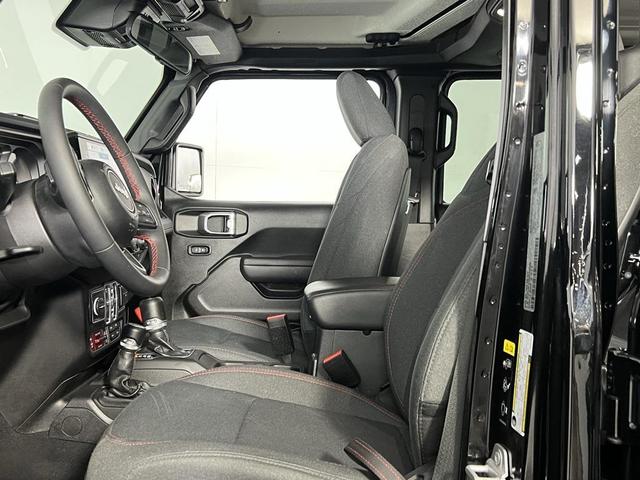 Photo of 2024 Black Clearcoat Jeep Wrangler