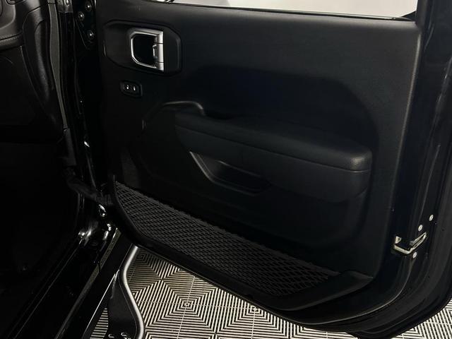 Photo of 2024 Black Clearcoat Jeep Wrangler