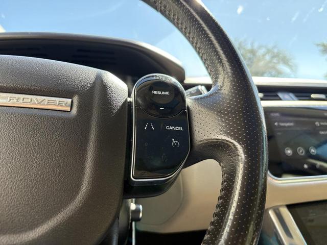 Photo of 2019 White Land Rover Range Rover Sport