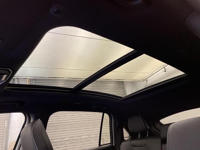 Photo of 2025 Silver Zynith Clearcoat Jeep Wagoneer S
