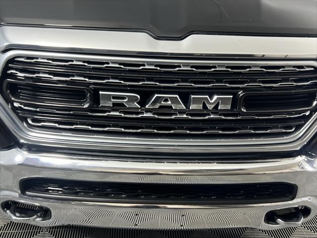 Photo of 2024 Diamond Black Crystal Pearlcoat RAM 1500