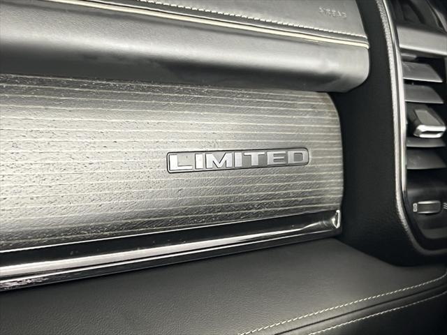 Photo of 2024 Diamond Black Crystal Pearlcoat RAM 1500
