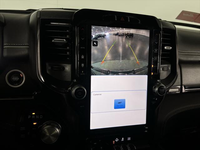 Photo of 2024 Diamond Black Crystal Pearlcoat RAM 1500