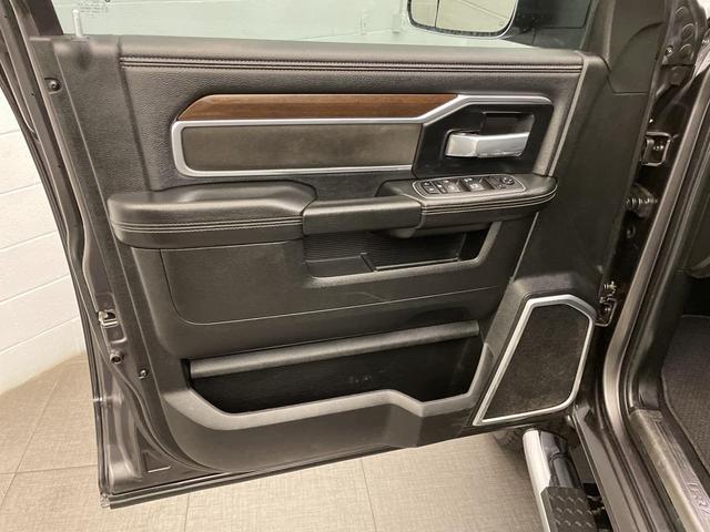 Photo of 2022 Granite Crystal Metallic Clearcoat RAM 2500