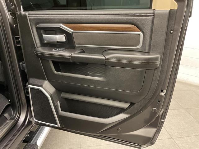 Photo of 2022 Granite Crystal Metallic Clearcoat RAM 2500