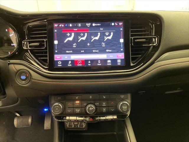 Photo of 2025 White Knuckle Clearcoat Dodge Durango