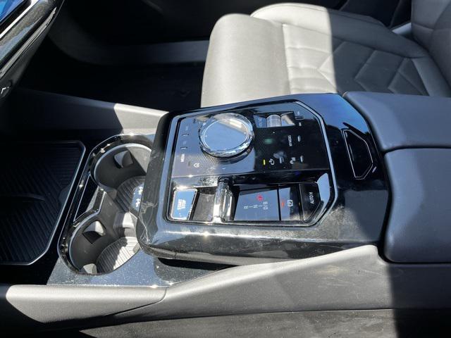 Photo of 2024 Black Sapphire Metallic BMW i5
