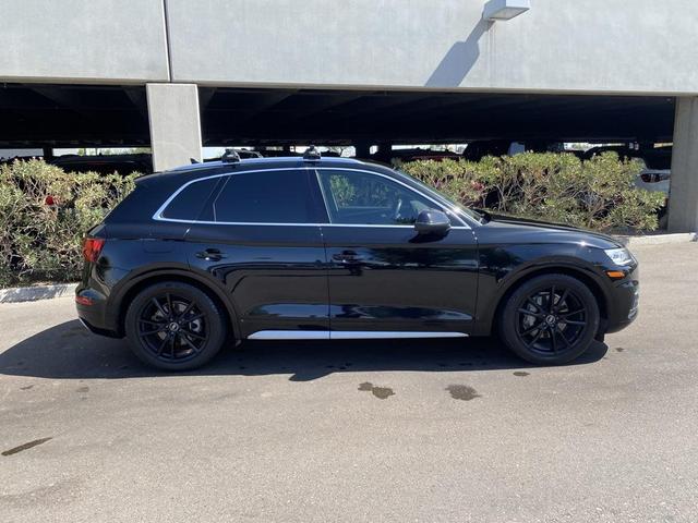 Photo of 2019 Black Audi Q5