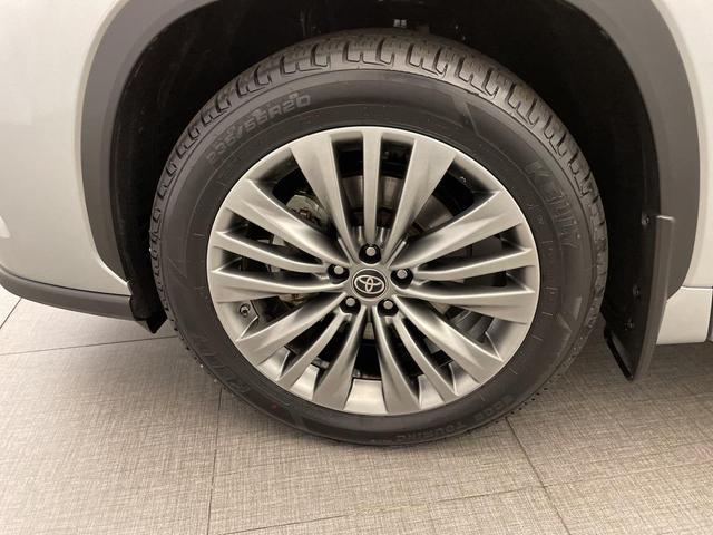 Photo of 2021 Grey Toyota Highlander