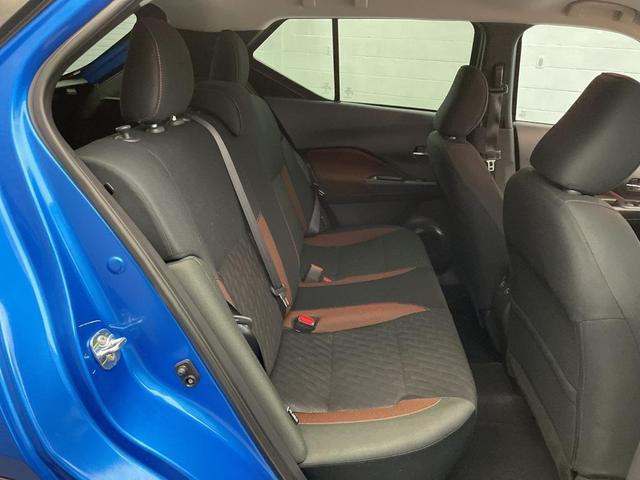 Photo of 2024 Electric Blue Metallic Nissan Kicks