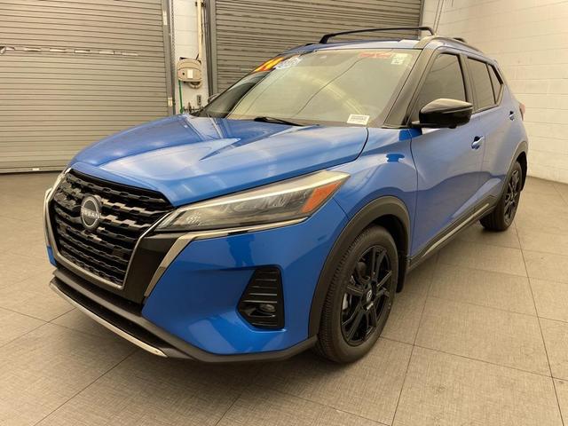 Photo of 2024 Electric Blue Metallic Nissan Kicks