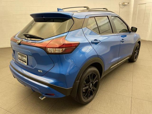 Photo of 2024 Electric Blue Metallic Nissan Kicks