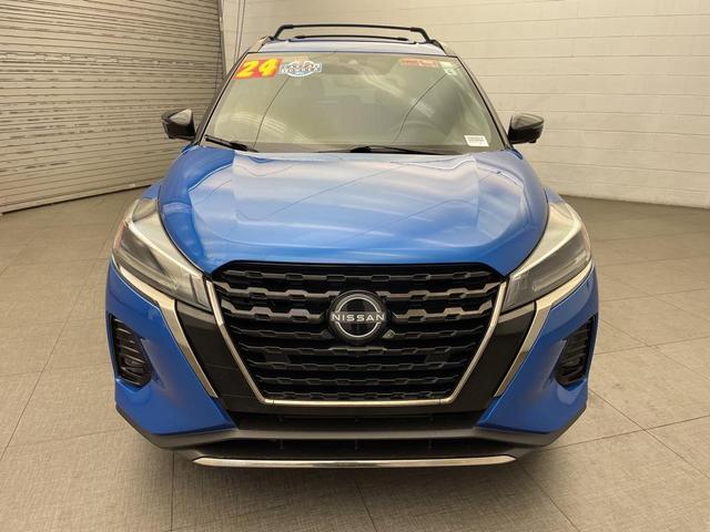 Photo of 2024 Electric Blue Metallic Nissan Kicks