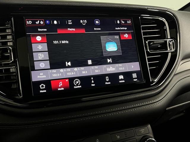 Photo of 2022 Octane Red Pearlcoat Dodge Durango